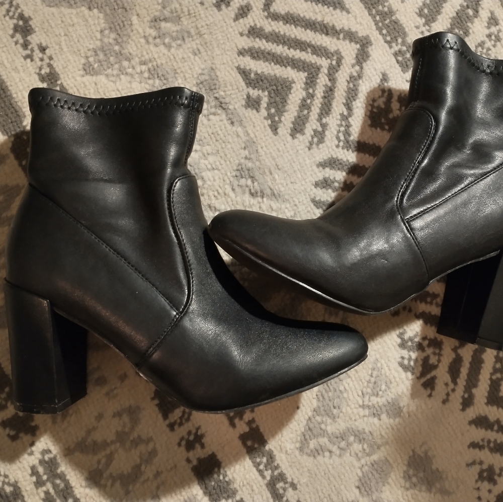 Black Steve Madden booties